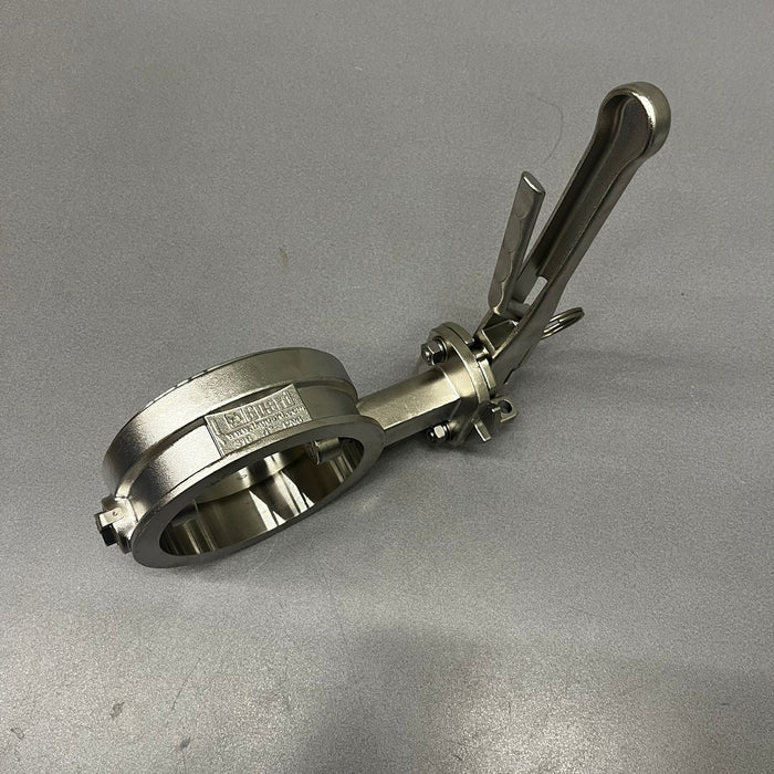 Válvula de mariposa de 4" con abrazadera, dejada abierta