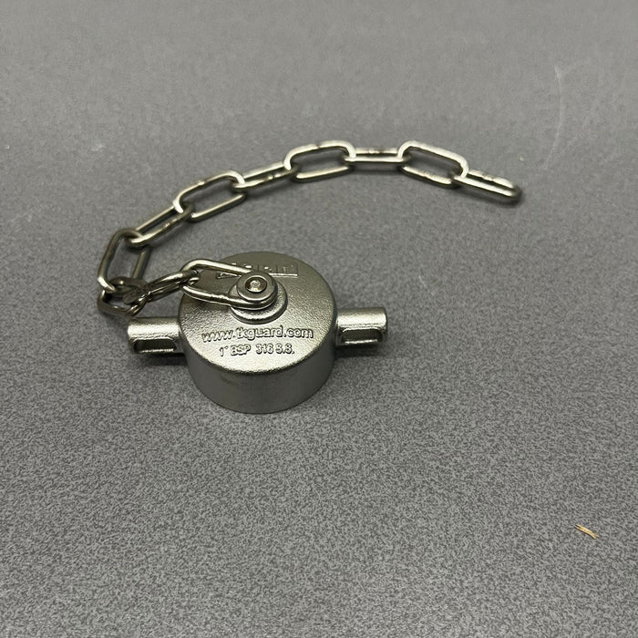 Tapa antipolvo BSP de 1" de acero inoxidable con cadena y junta de PTFE